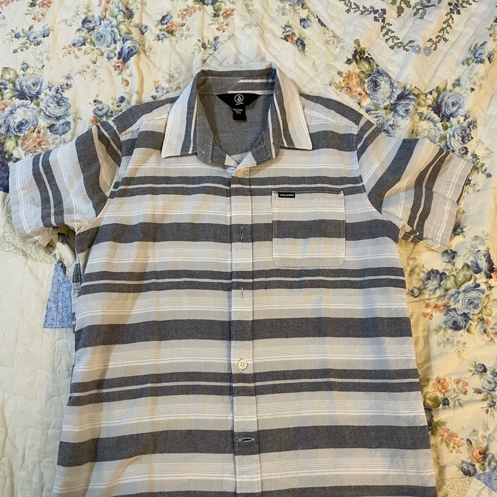Volcom Boys' Planer short sleeve button down shirt